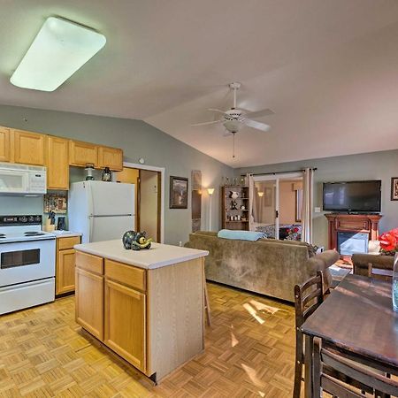 Show Low Home With Deck And Fire Pit, Near Trails Exterior foto